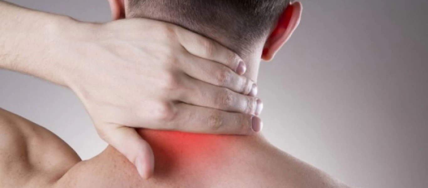 Πιασμένος αυχένας; - Δυο τρόποι για να ανακουφιστείτε